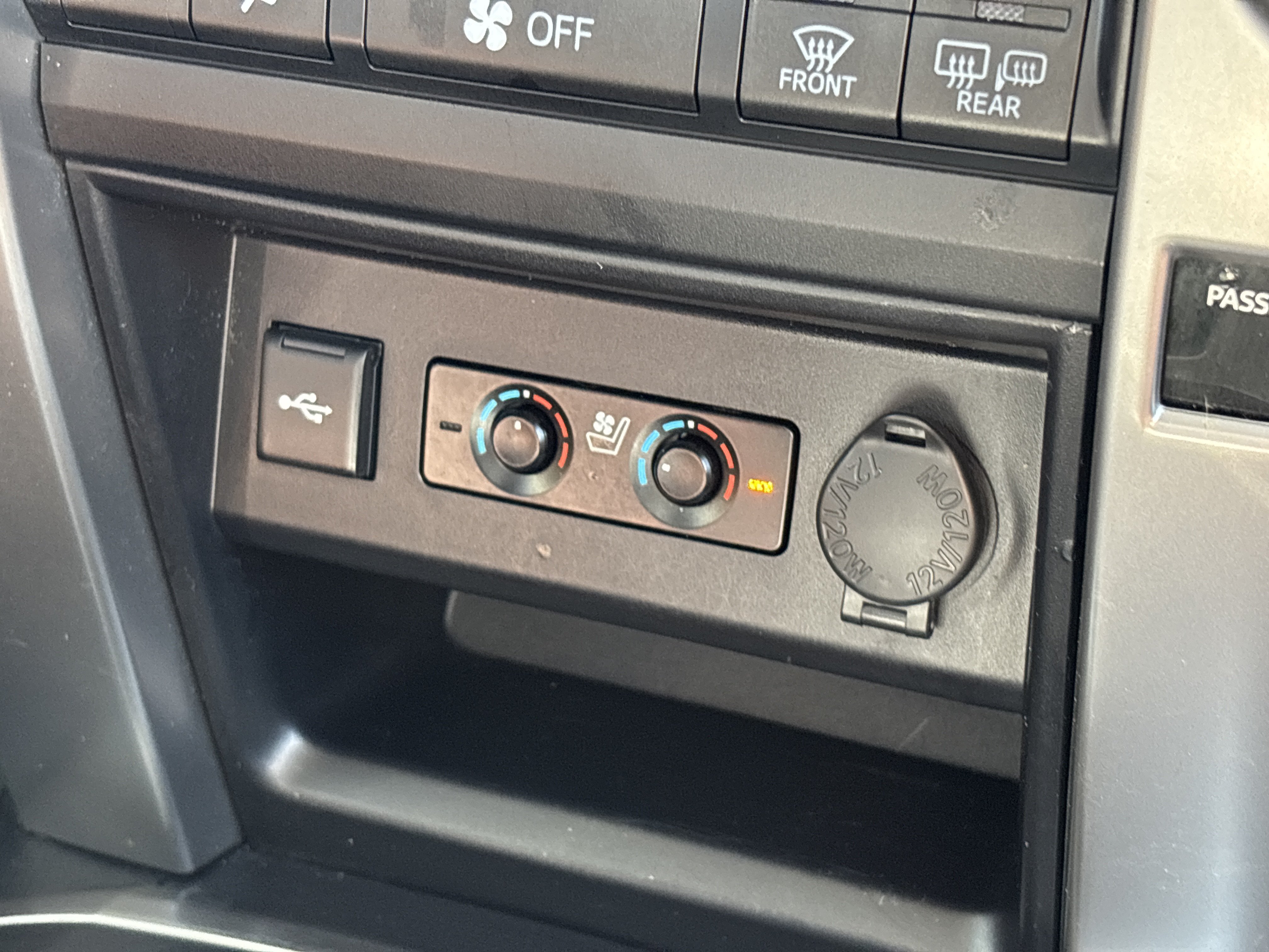 Used 2023 Toyota 4Runner Limited AWD/4WD image 8