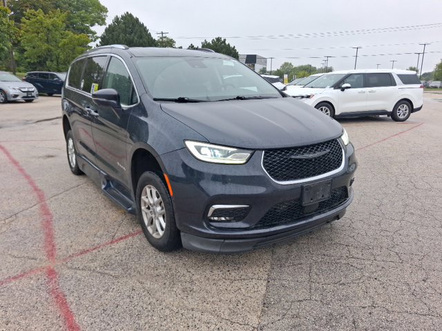 Used 2021 Chrysler Pacifica Touring-L w/ Premium & Safety Sphere Group FWD image 2