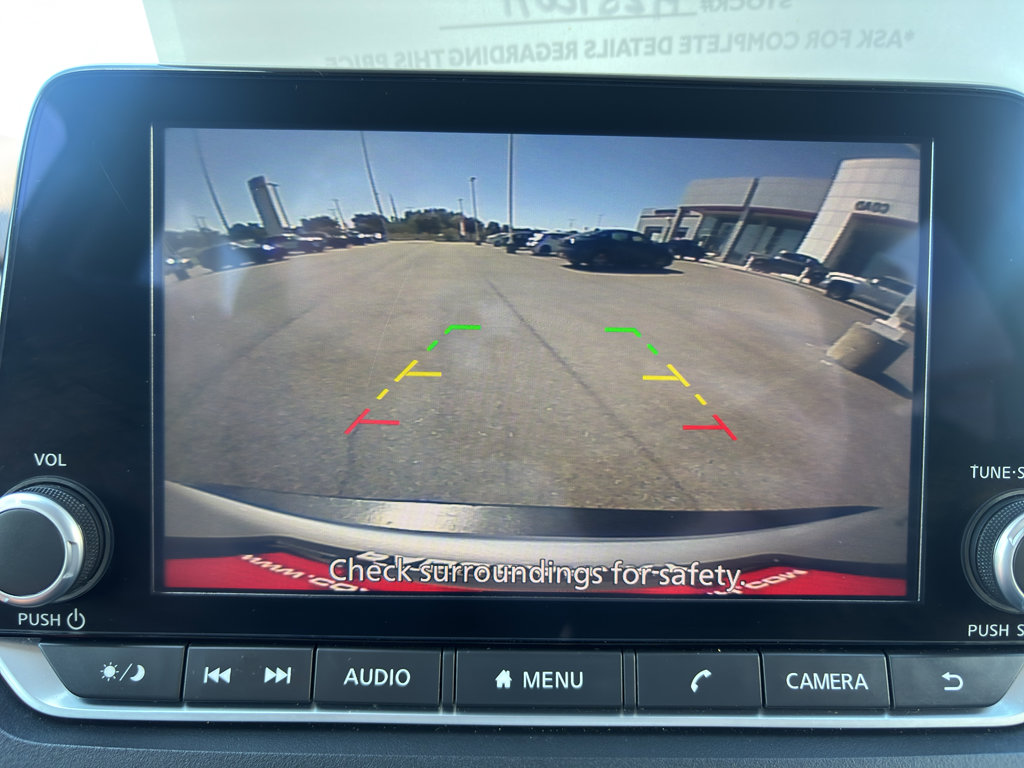 Used 2023 Nissan Rogue SV image 16