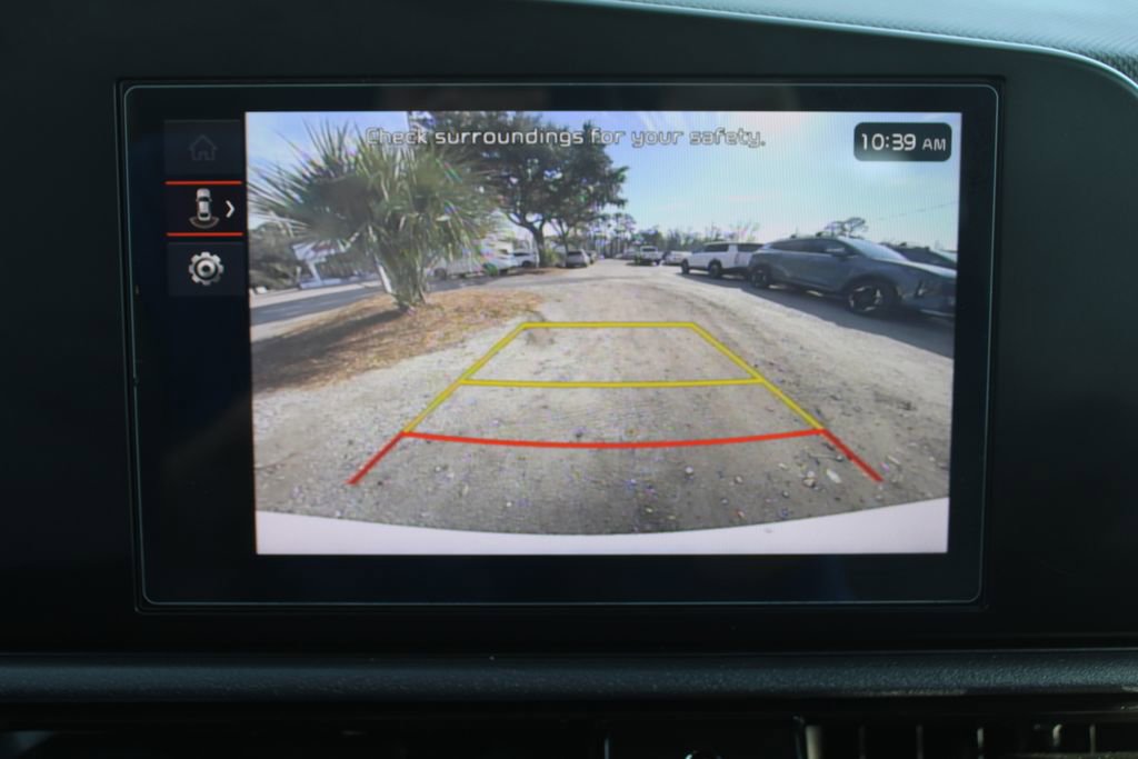 Used 2025 Kia Niro LX image 46