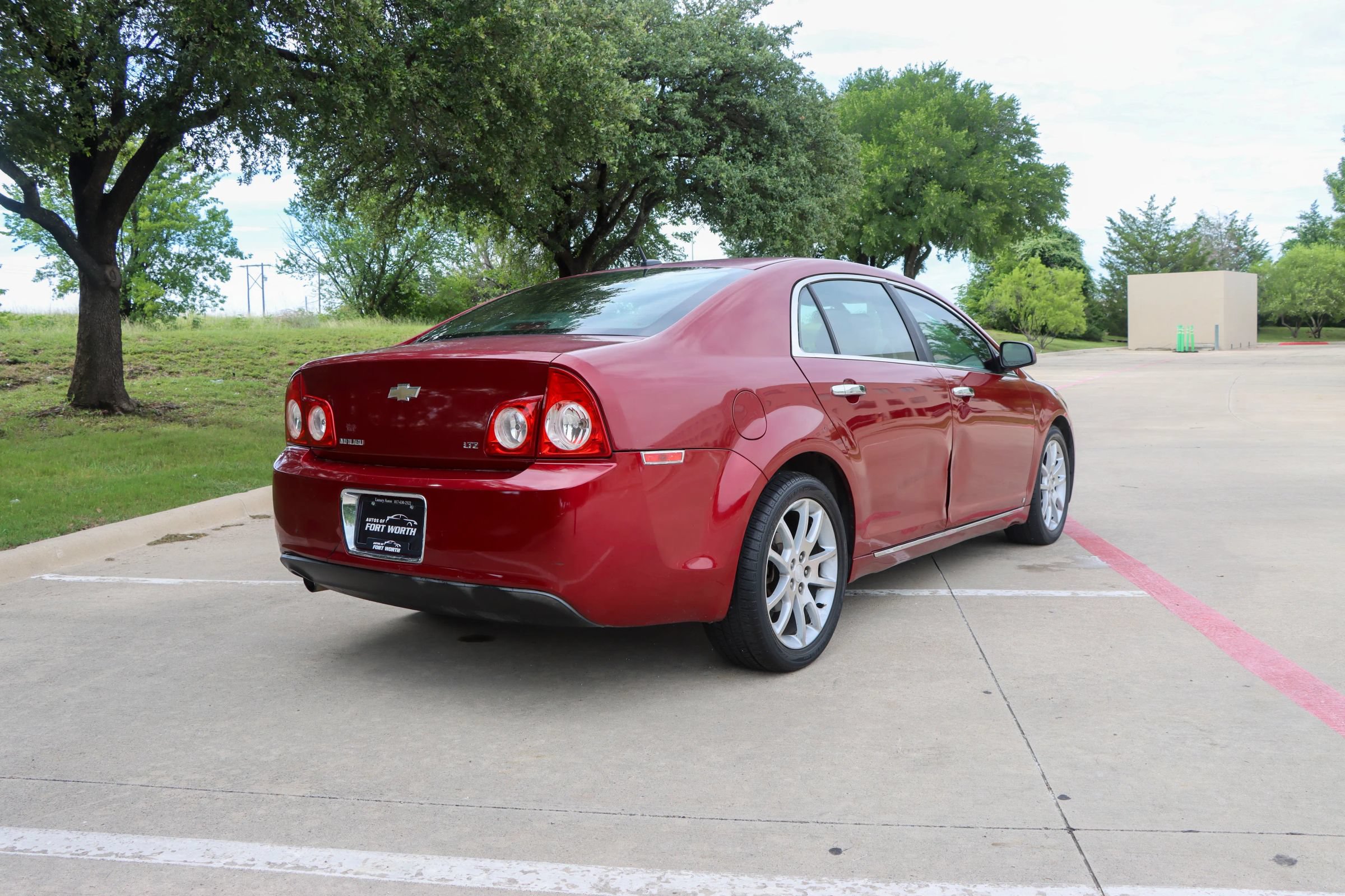 Used 2009 Chevrolet Malibu LTZ FWD image 7
