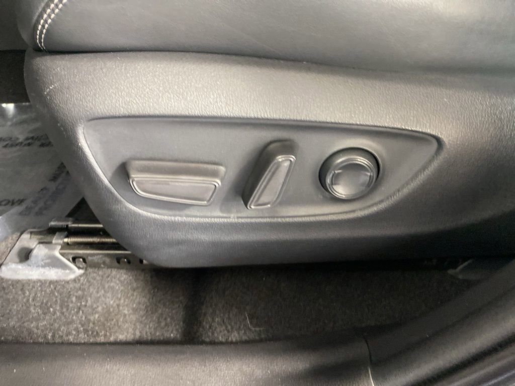 Used 2021 Toyota RAV4 XLE Premium AWD/4WD image 23