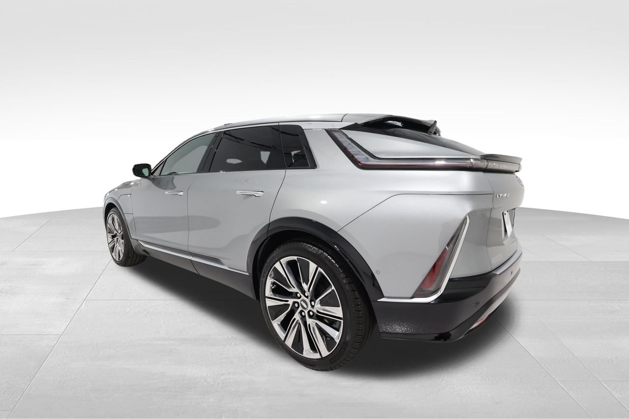 Certified 2026 Cadillac Lyriq Signature Luxury w/ Nappa Leather Package AWD/4WD image 2