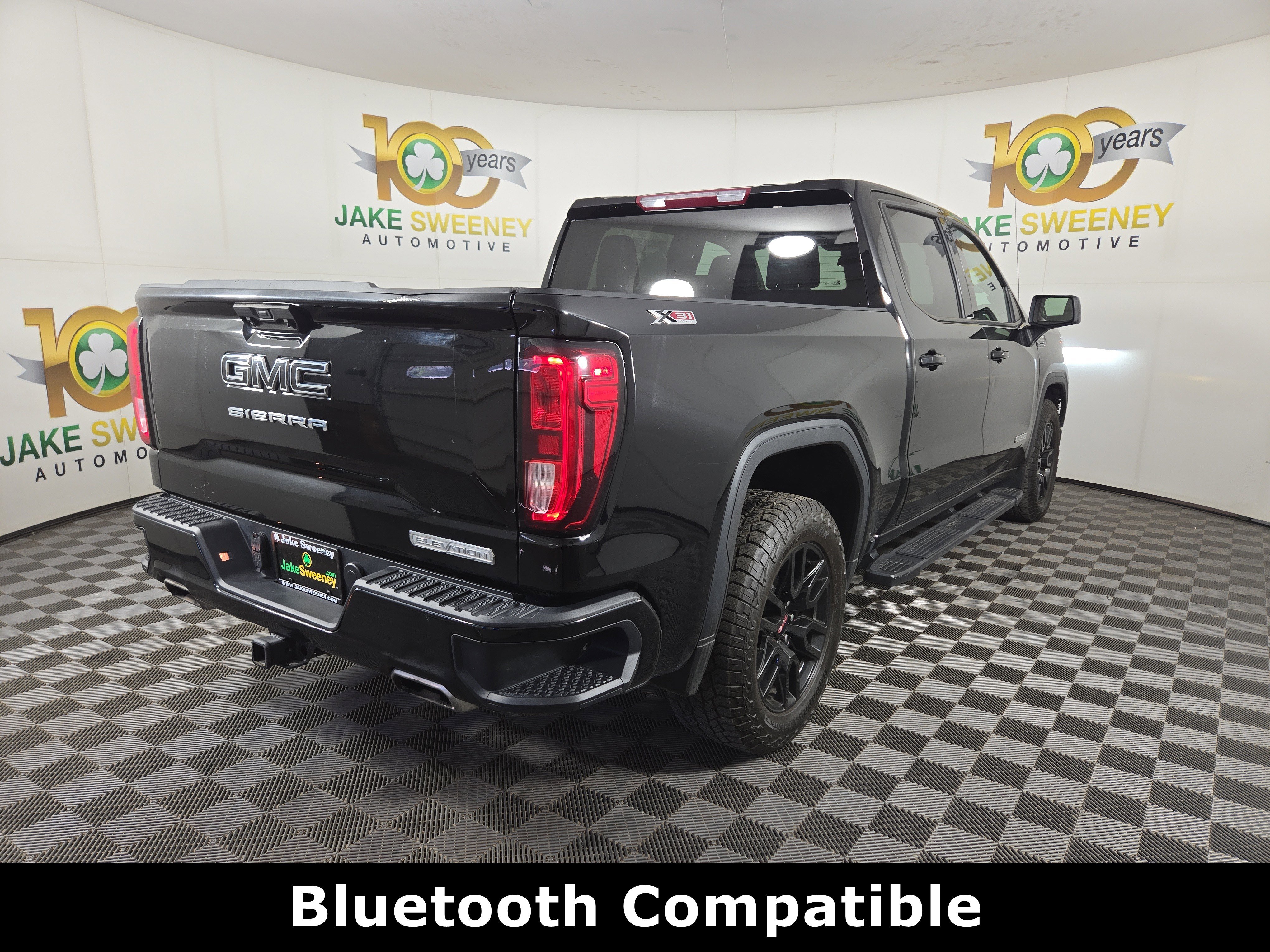 Certified 2024 GMC Sierra 1500 Elevation w/ LPO, Elevation Black Package AWD/4WD image 9