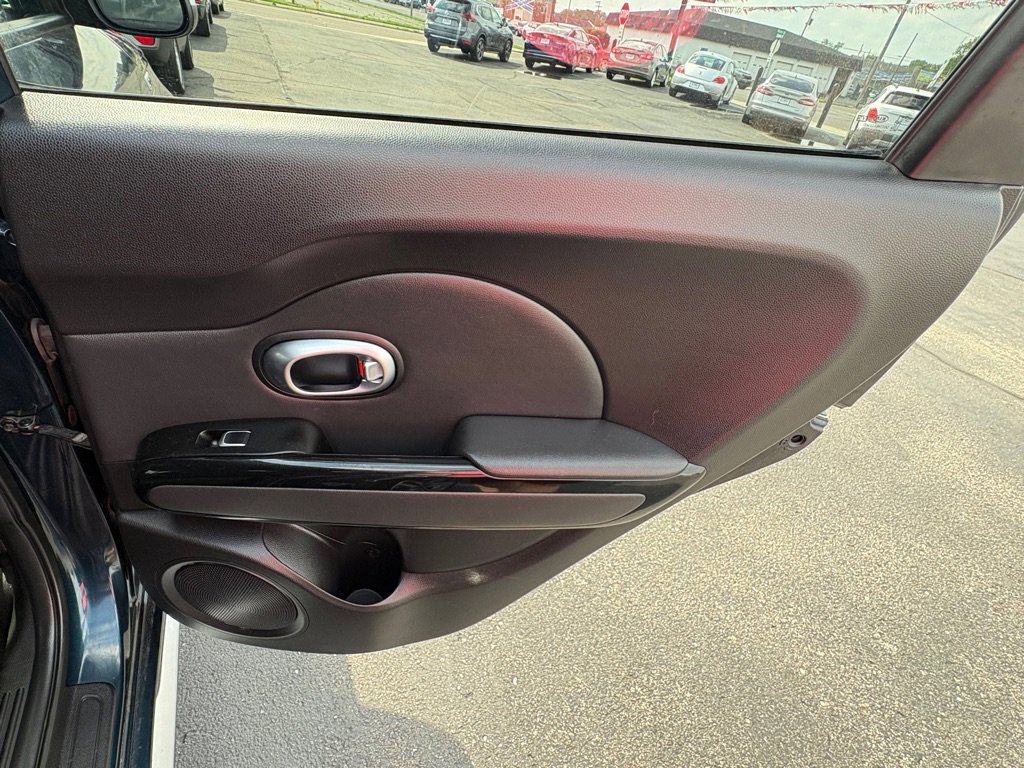 Used 2018 Kia Soul + FWD image 15