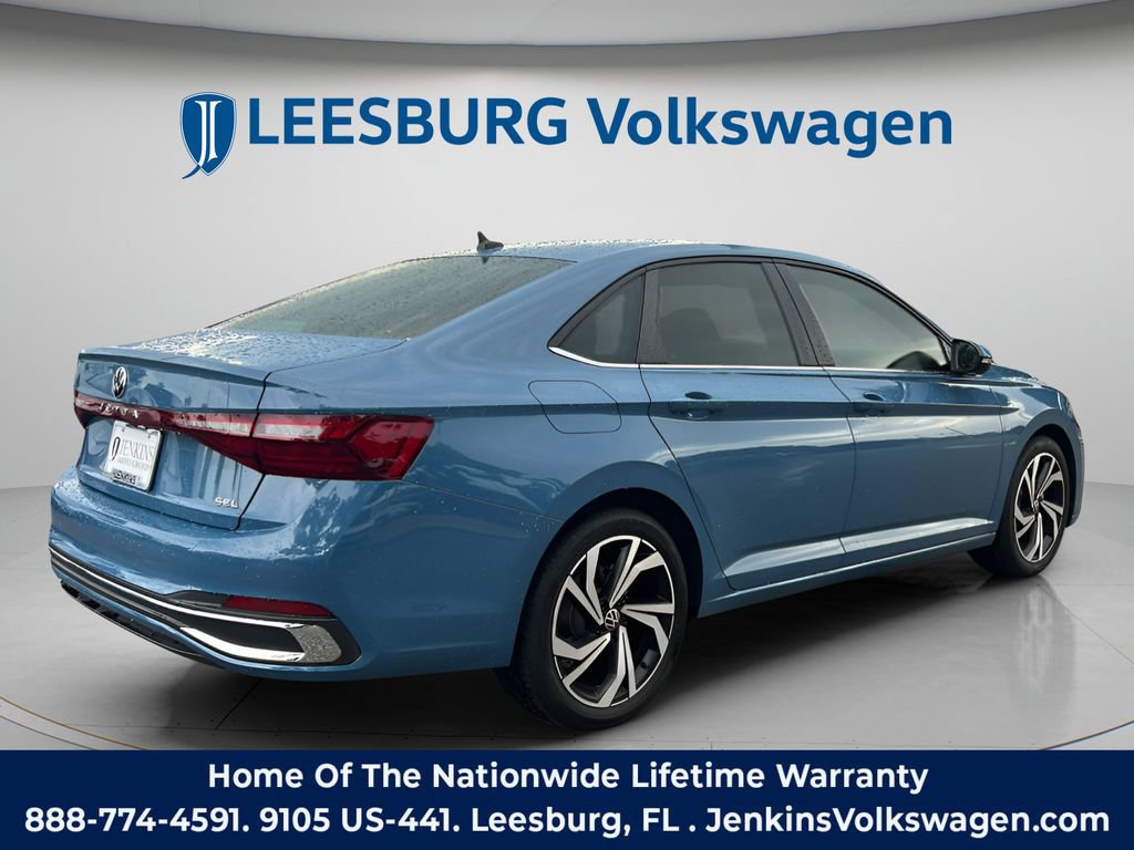 Used 2025 Volkswagen Jetta SEL FWD image 3