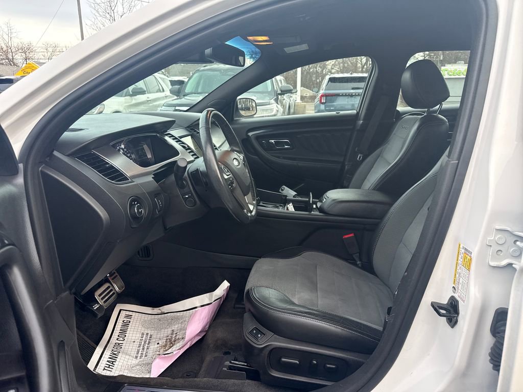Used 2018 Ford Taurus SHO image 17