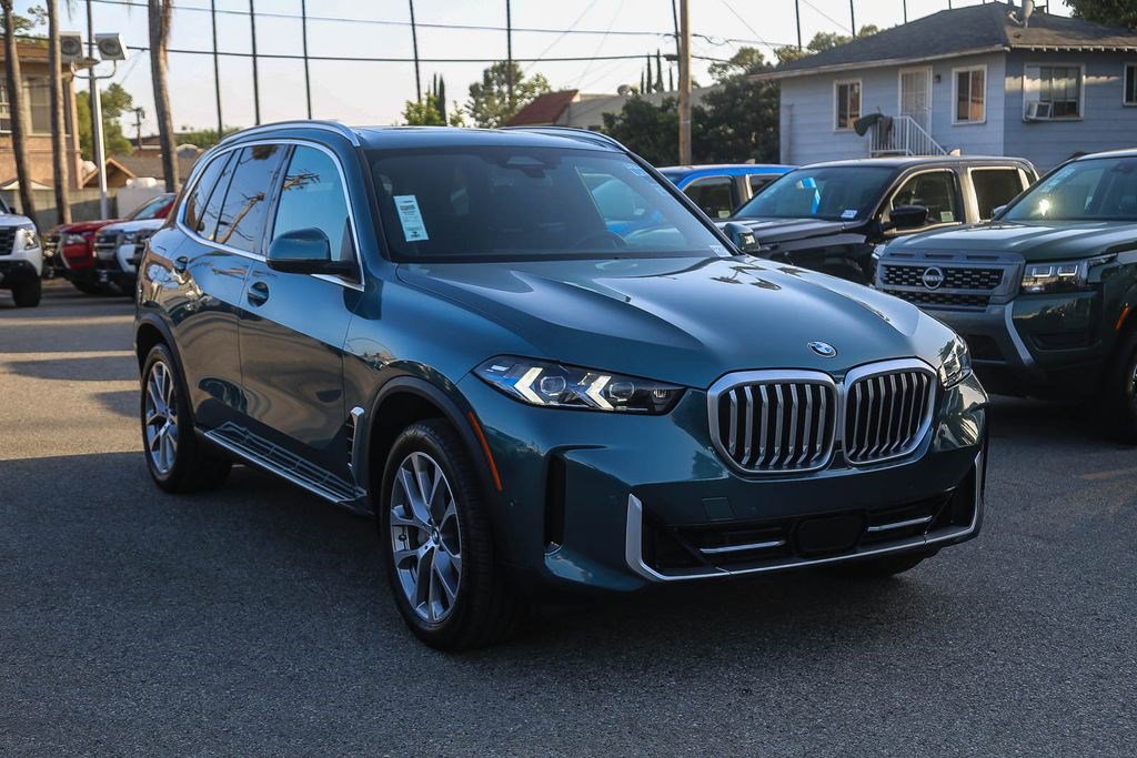 Used 2026 BMW X5 xDrive40i AWD/4WD image 3