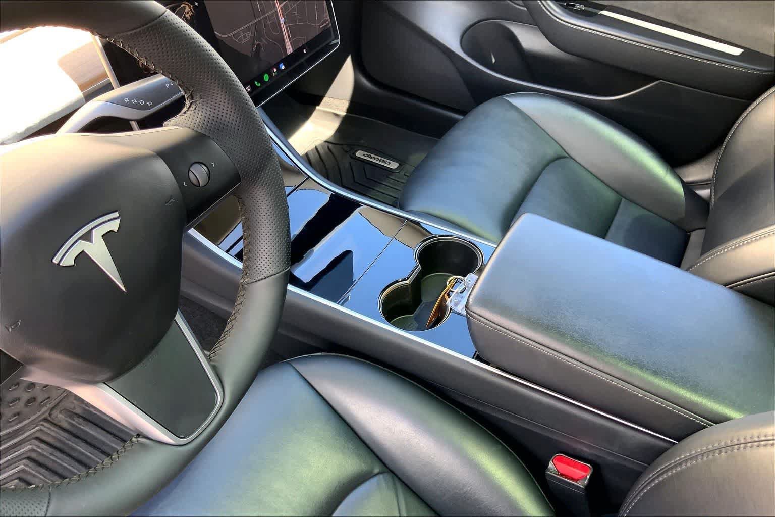Used 2020 Tesla Model 3 Standard Range Plus RWD image 16