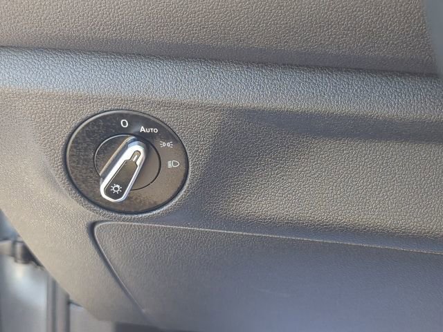 Used 2024 Volkswagen Jetta SE FWD image 32