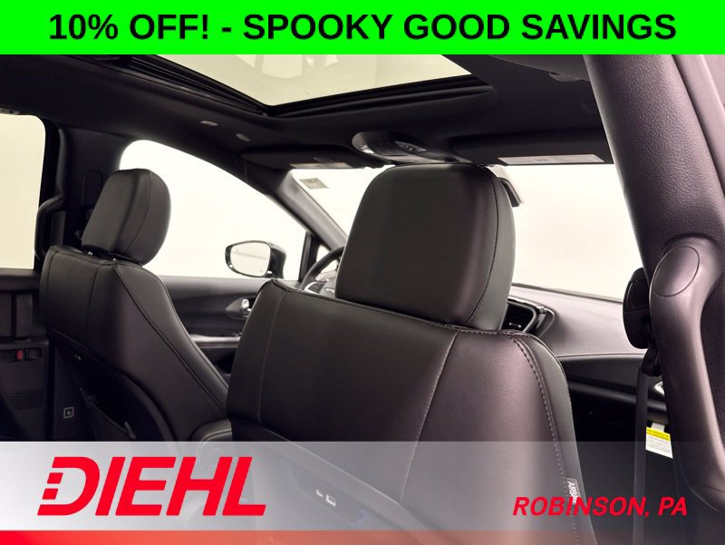 New 2027 Chrysler Pacifica Select w/ Family Tech Group FWD image 14