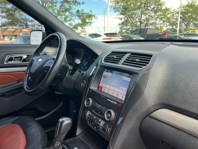 Used 2019 Ford Explorer XLT w/ Equipment Group 202A FWD image 36