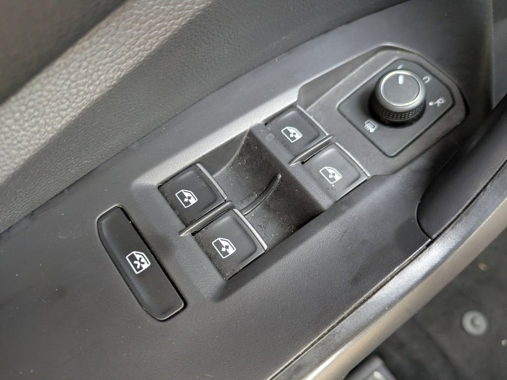 Used 2024 Volkswagen Jetta SE FWD image 23