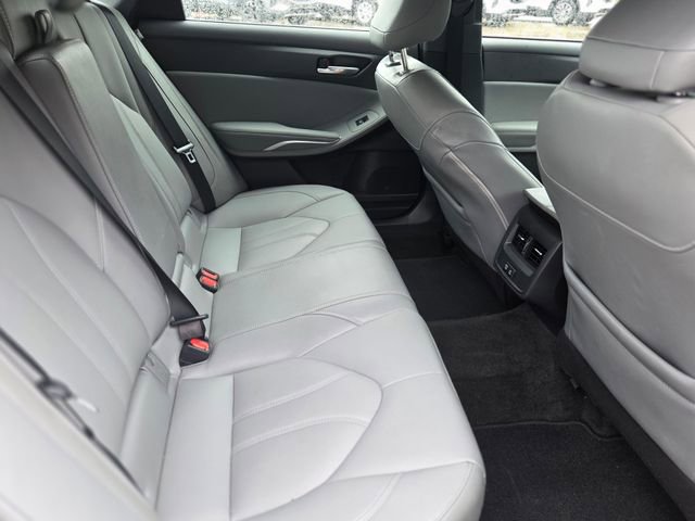 Used 2021 Toyota Avalon XLE image 18