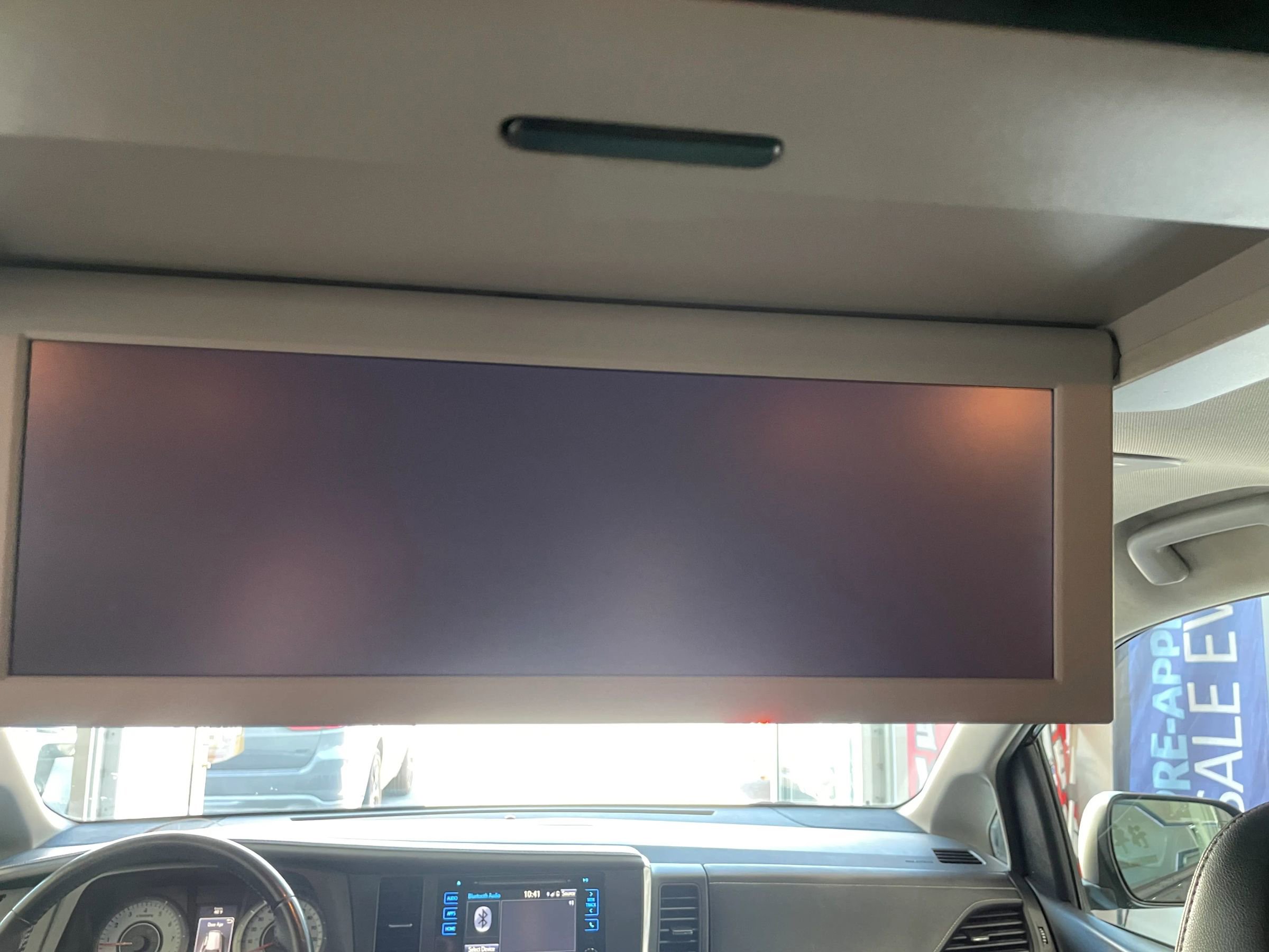 Used 2015 Toyota Sienna SE Premium image 19