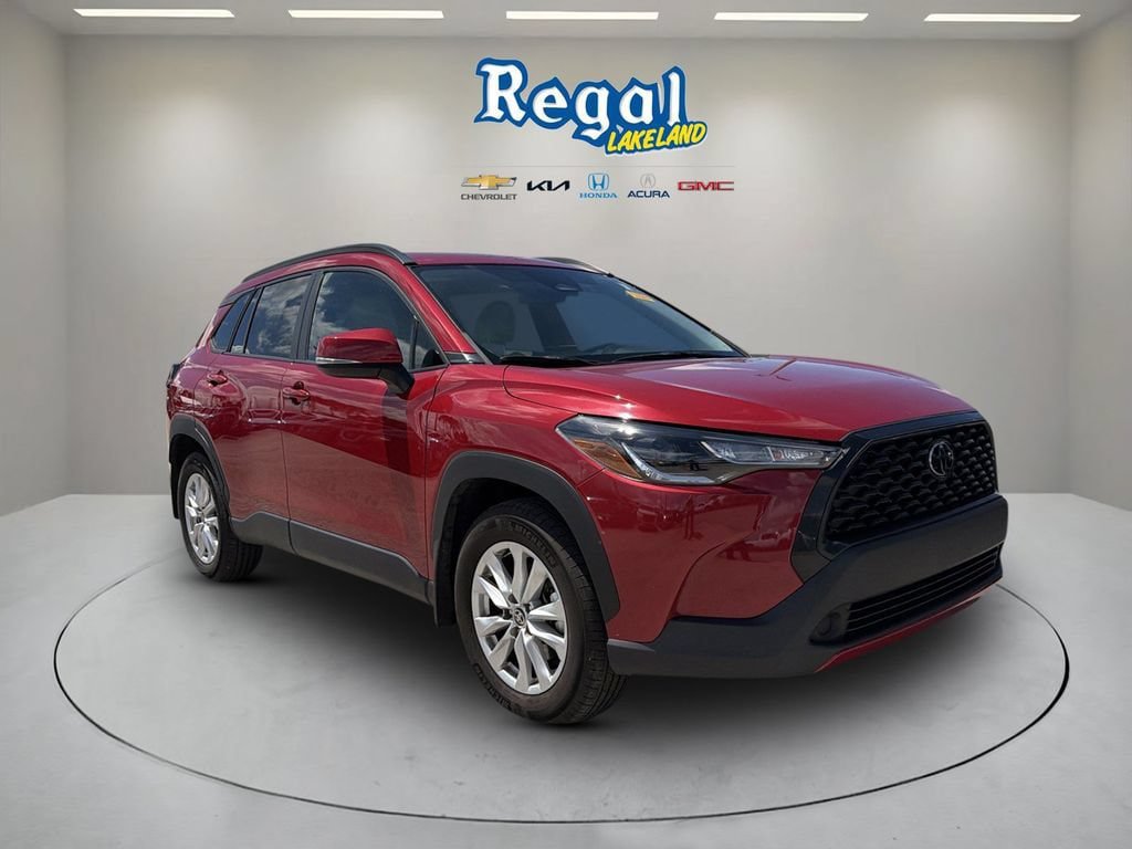Used 2024 Toyota Corolla Cross LE FWD image 1