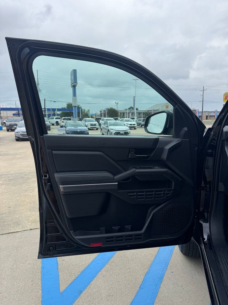 Used 2025 Toyota Tacoma SR5 RWD image 8