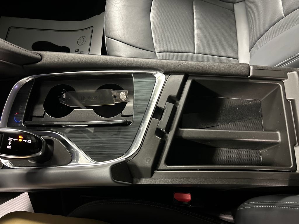Used 2021 Buick Enclave Essence FWD image 21