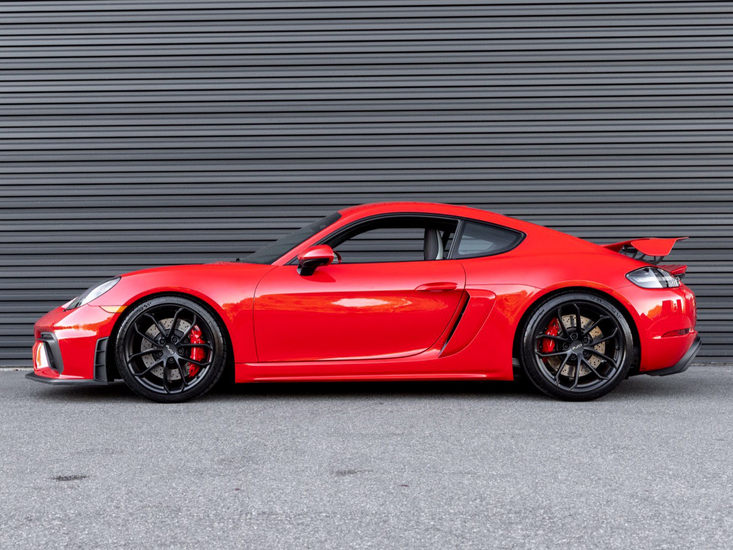 Certified 2020 Porsche 718 Cayman GT4 RWD image 2