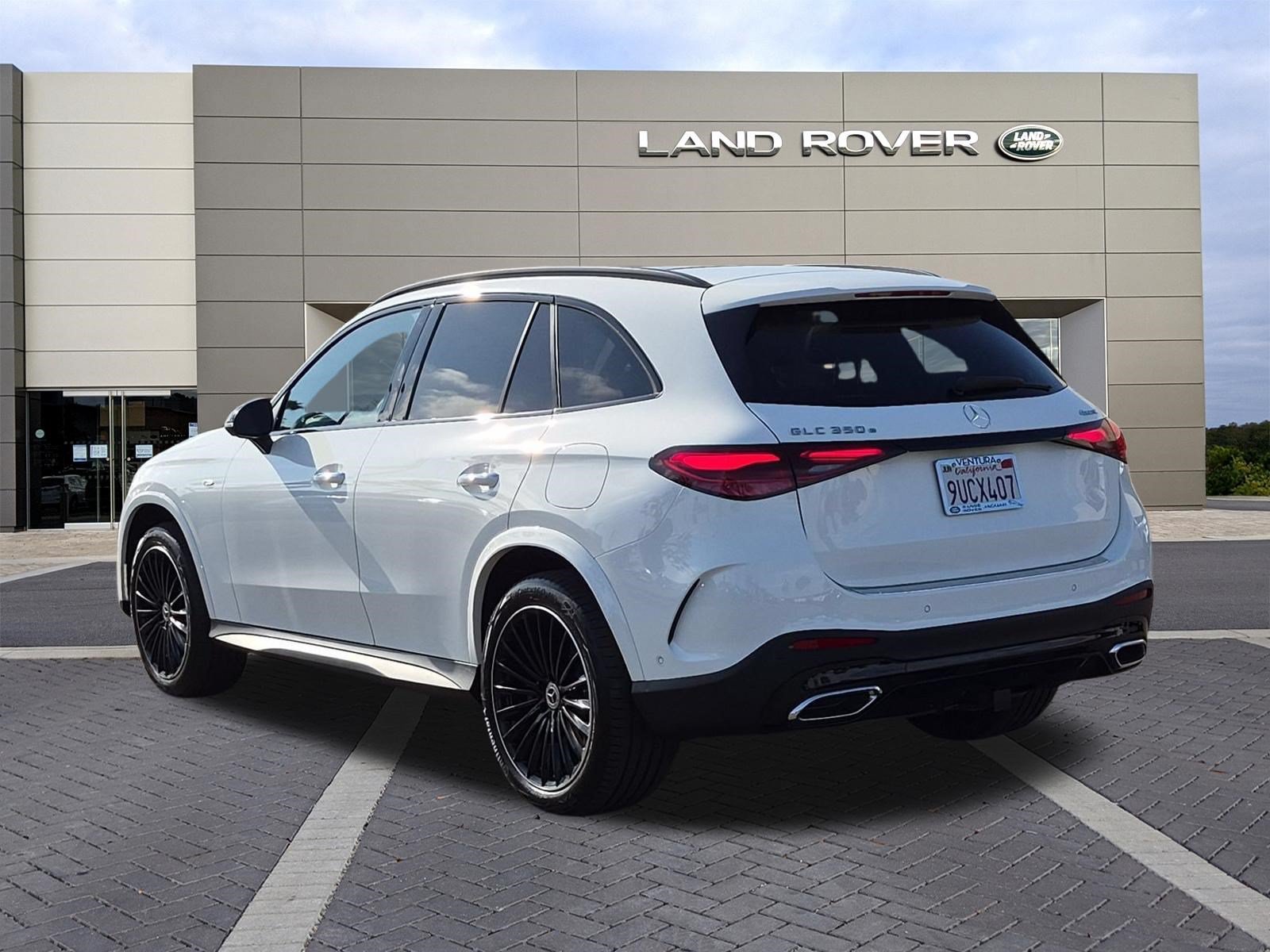 Used 2025 Mercedes-Benz GLC 350e 4MATIC image 7