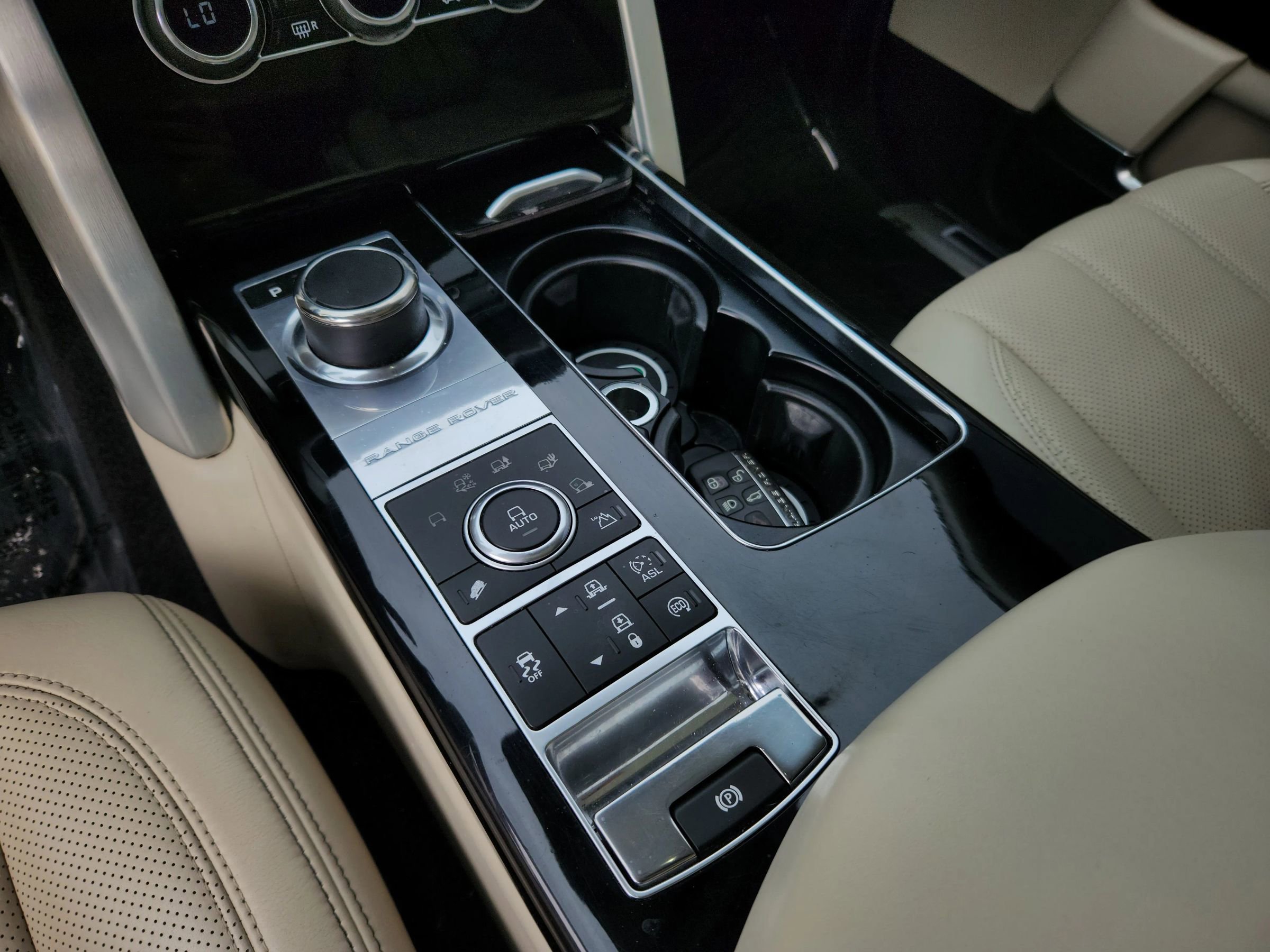 Used 2014 Land Rover Range Rover Autobiography AWD/4WD image 13
