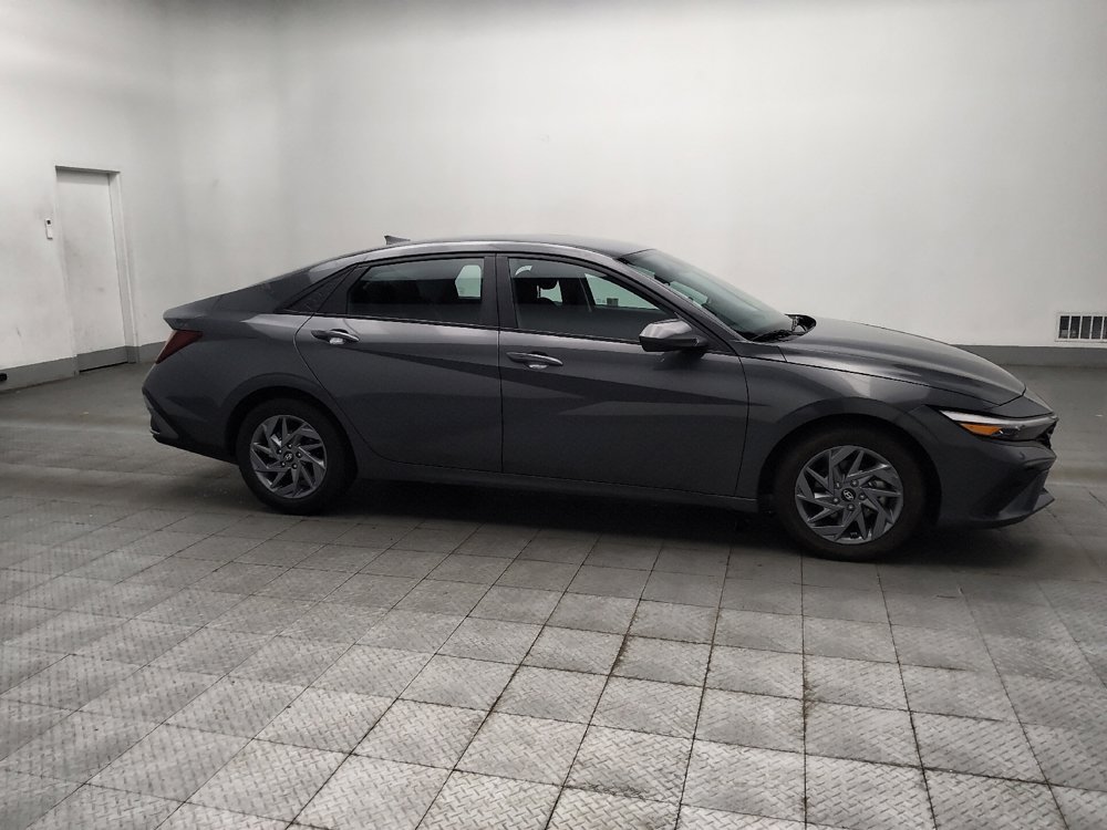 Used 2024 Hyundai Elantra SEL FWD image 11
