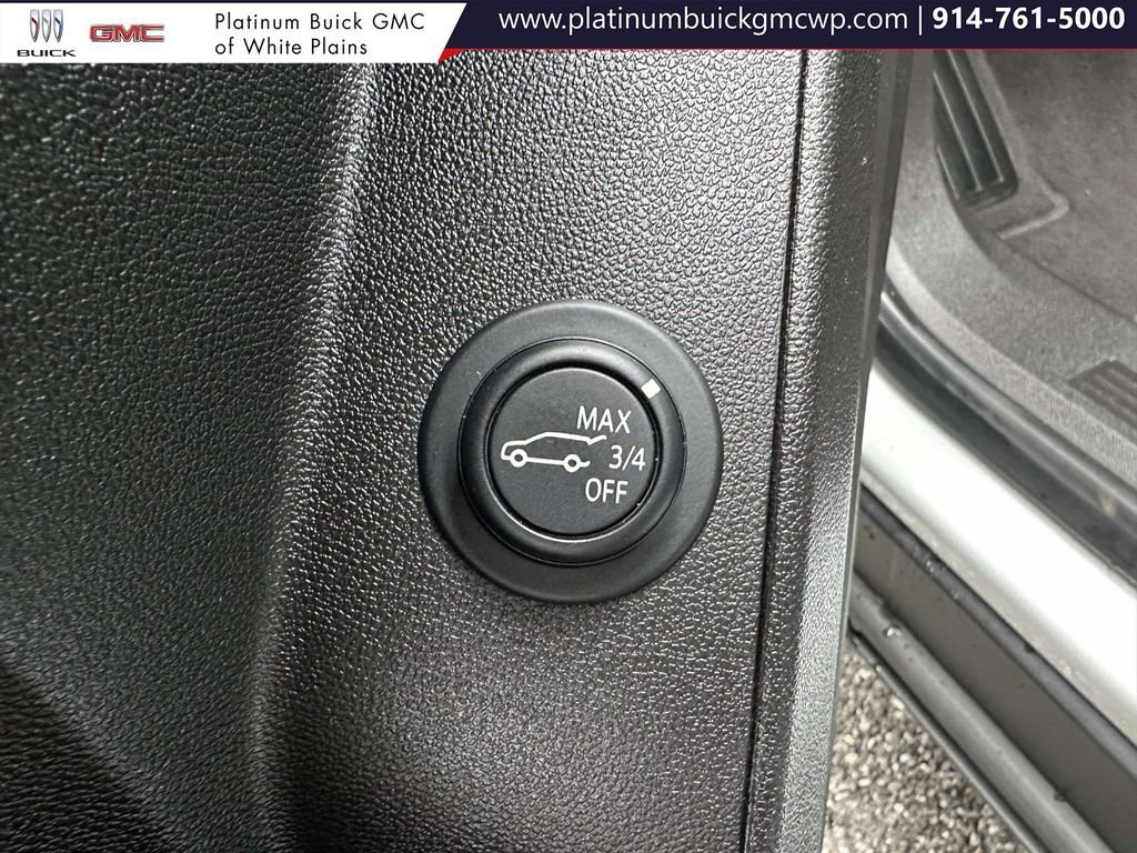 Used 2021 Chevrolet Equinox LT image 18