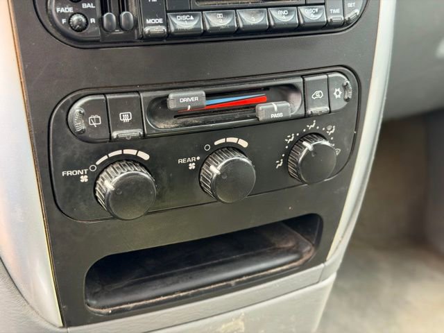 Used 2007 Chrysler Town & Country Touring image 13