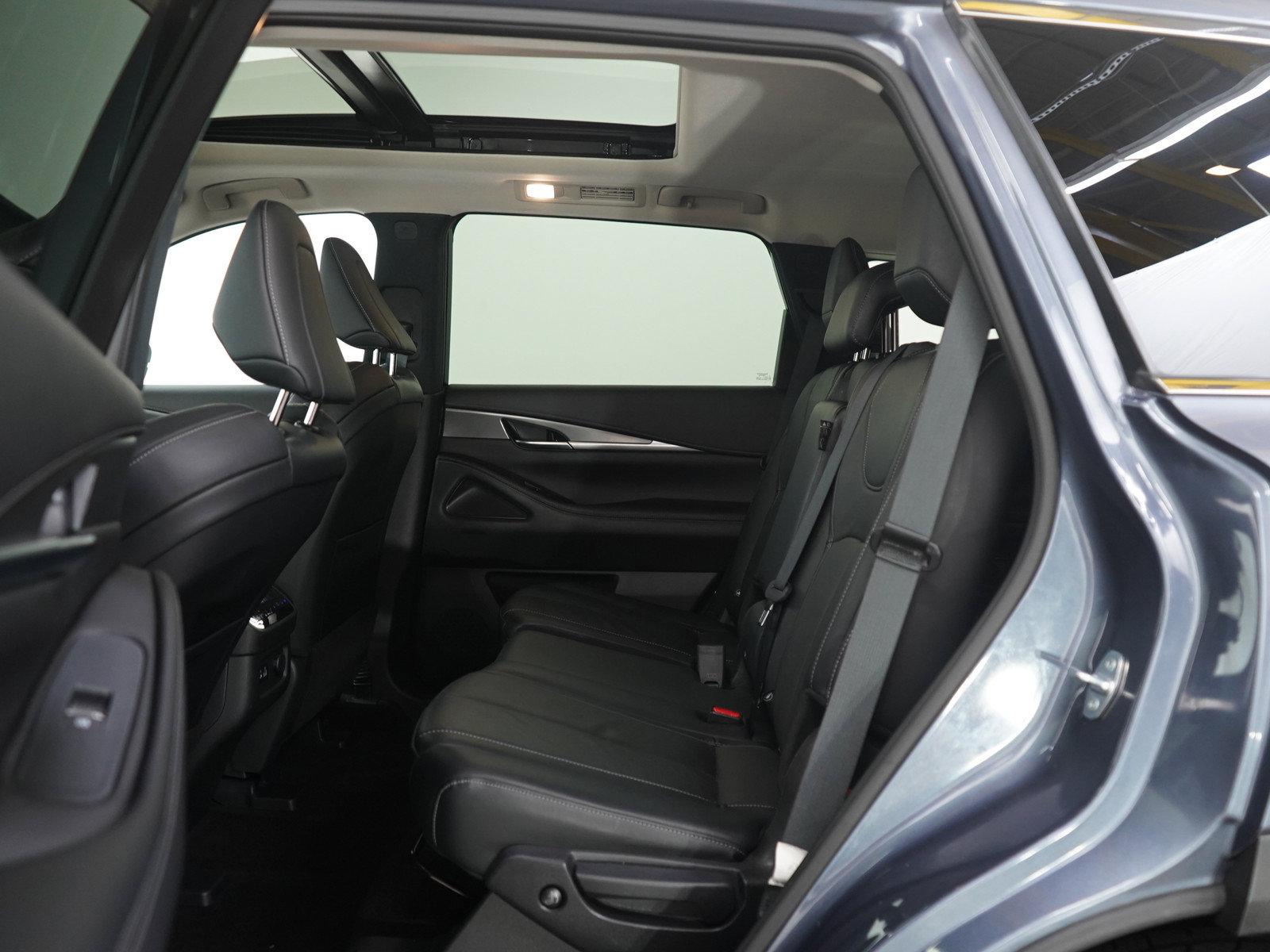 Used 2023 INFINITI QX60 Luxe AWD/4WD image 21