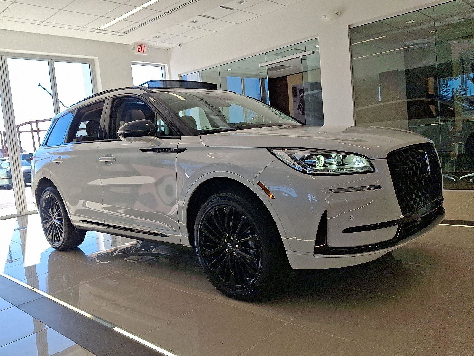 New 2026 Lincoln Corsair Reserve w/ Jet Appearance Package image 2