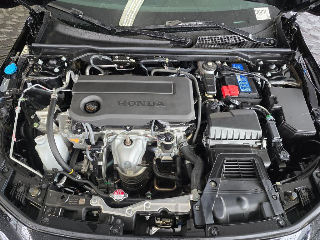 Used 2025 Honda Civic Sport image 9