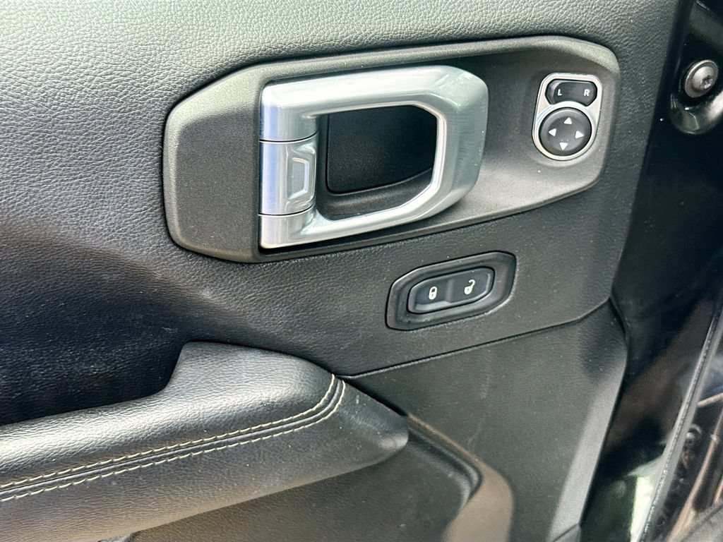 Used 2022 Jeep Wrangler Unlimited Sahara w/ Cold Weather Group AWD/4WD image 19
