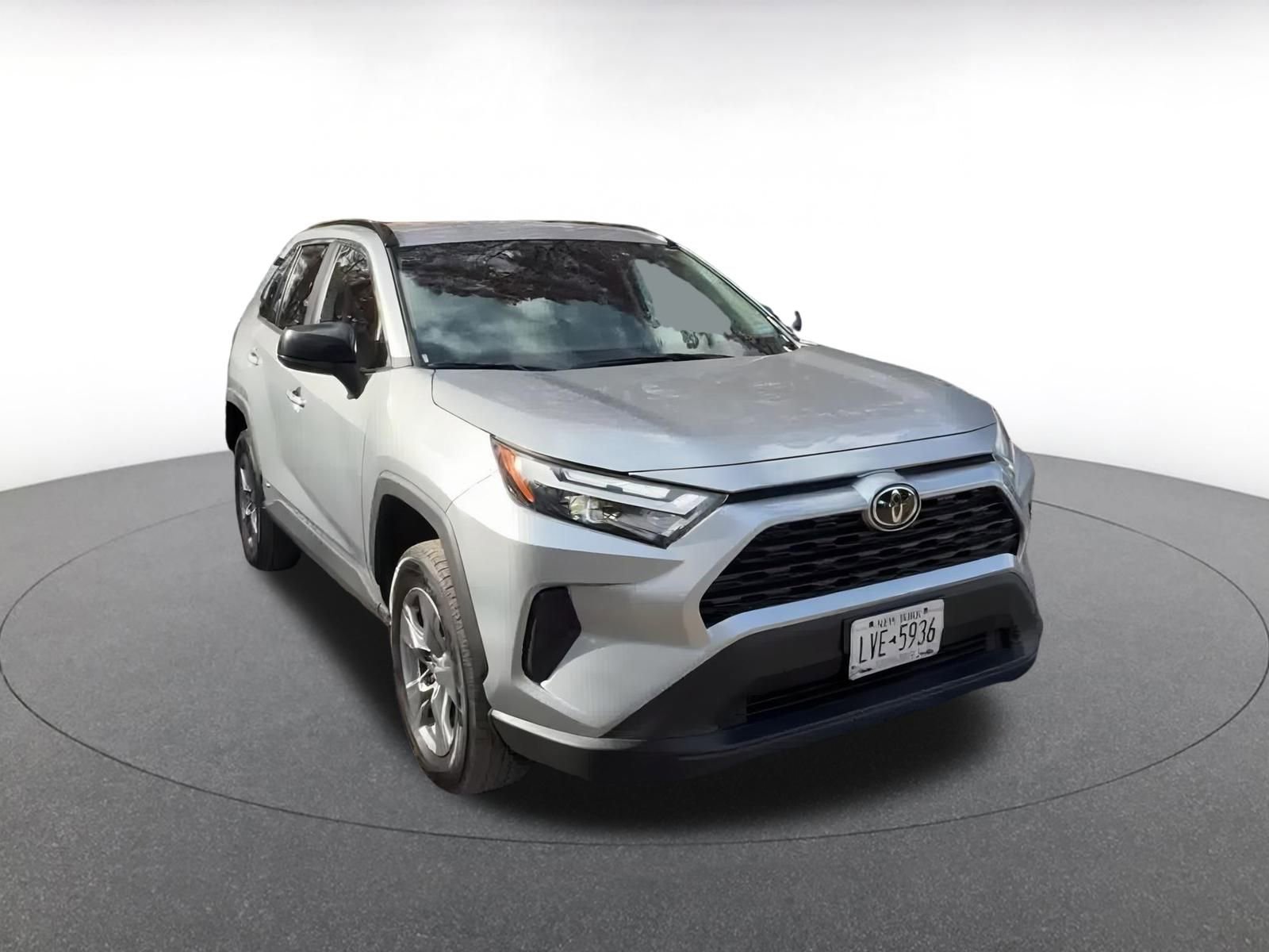 Used 2025 Toyota RAV4 LE image 3