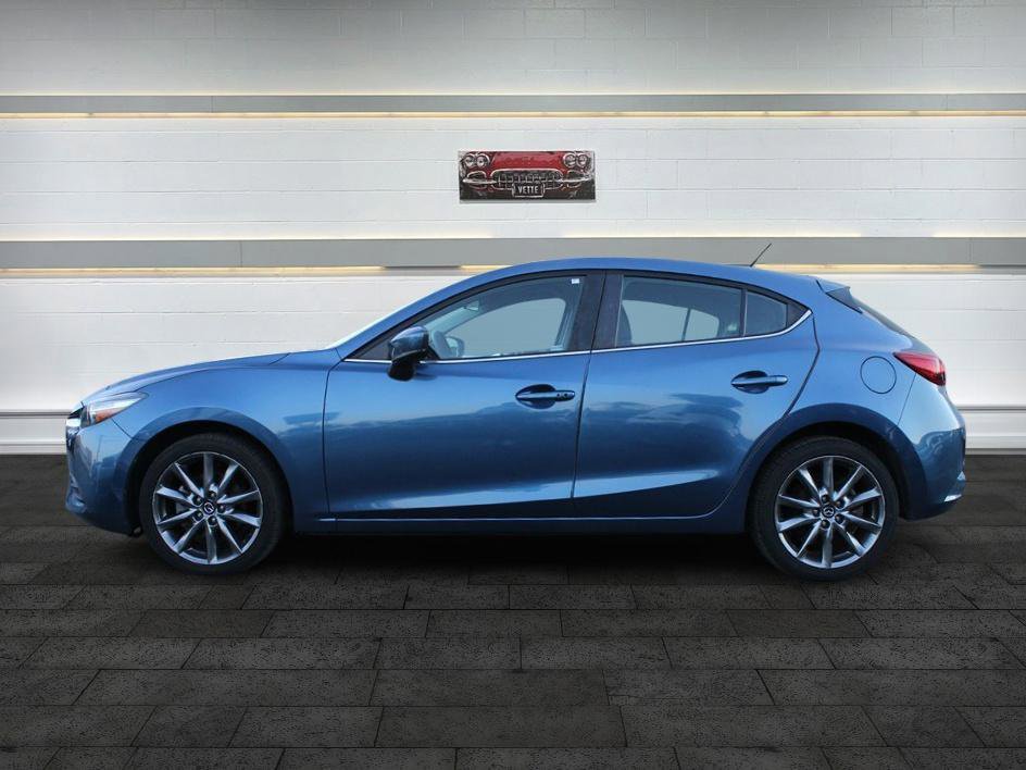 Used 2018 MAZDA MAZDA3 Touring image 4