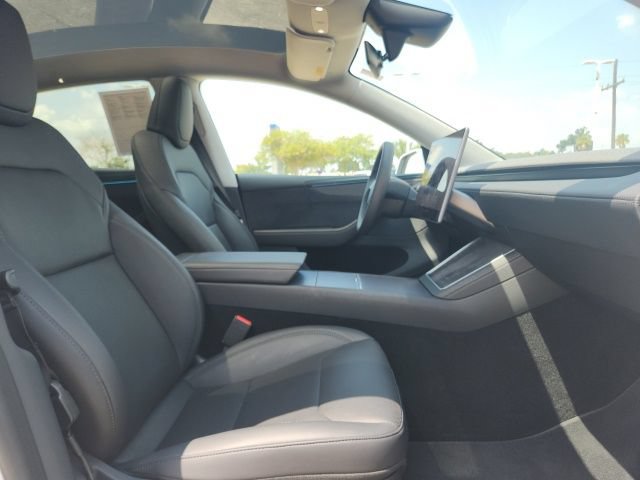 Used 2026 Tesla Model Y Long Range AWD/4WD image 16