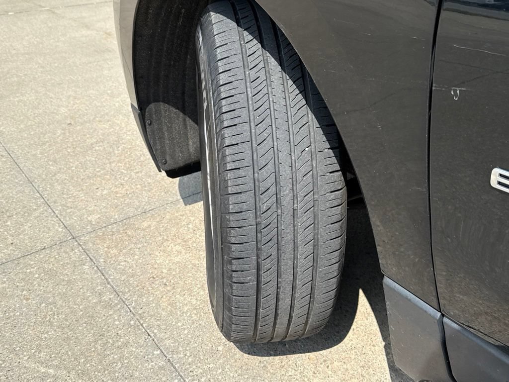 Used 2020 Chevrolet Equinox LT w/ LPO, Floor Liner Package FWD image 46