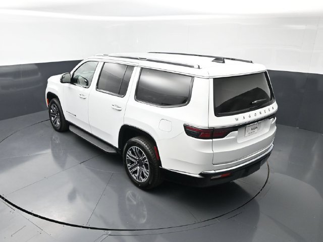 Used 2024 Jeep Wagoneer Series II w/ Flexible Seating Group RWD image 20