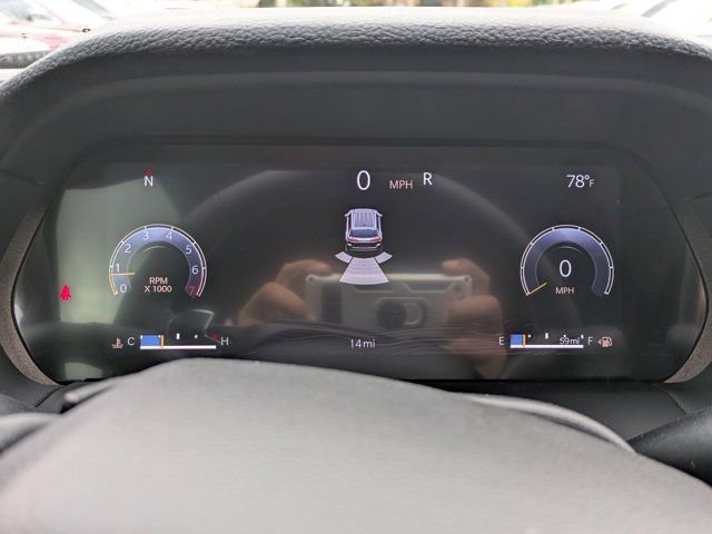 New 2025 Jeep Grand Cherokee L Laredo image 23