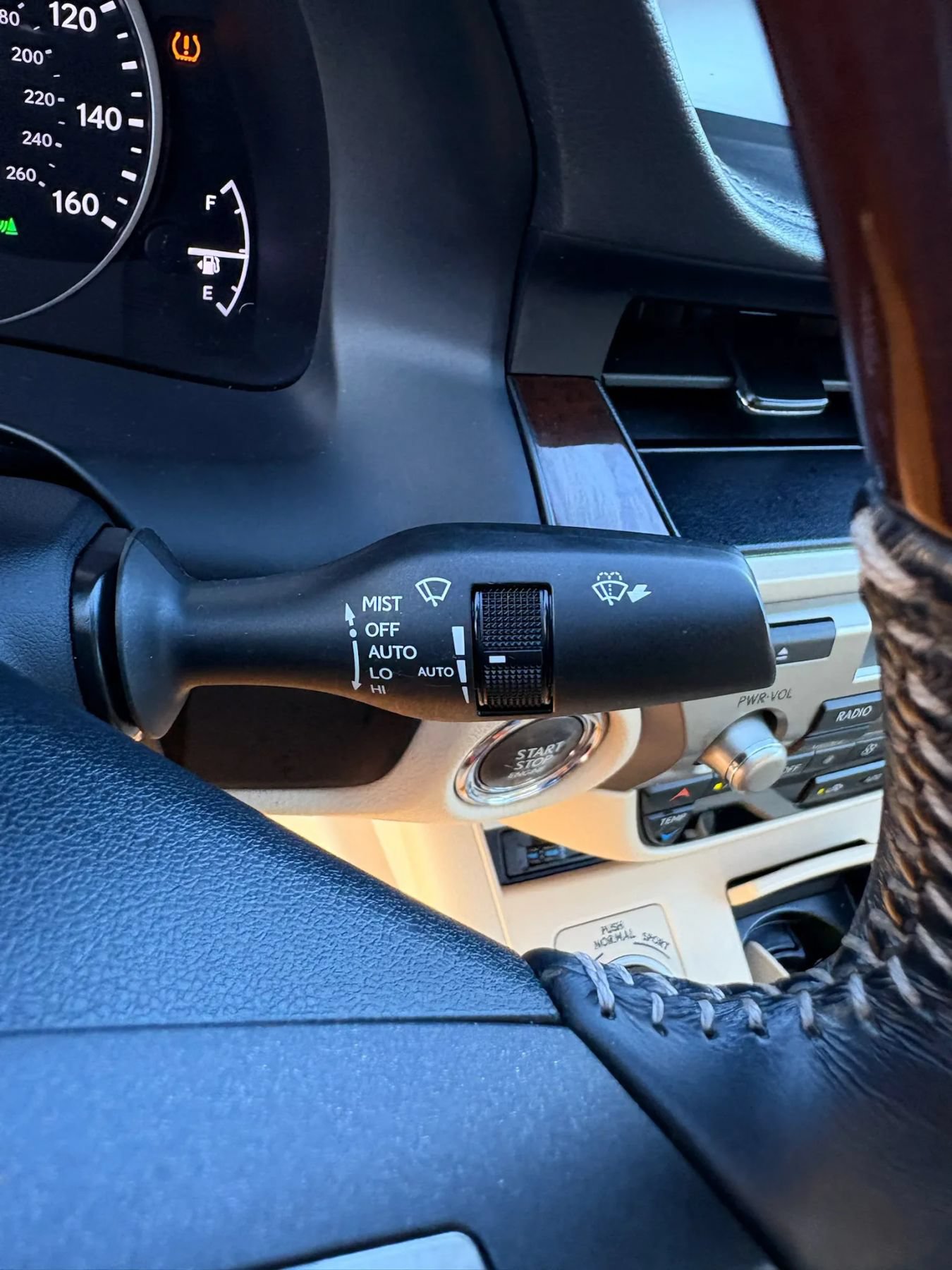 Used 2014 Lexus ES 350 w/ Luxury Package FWD image 22