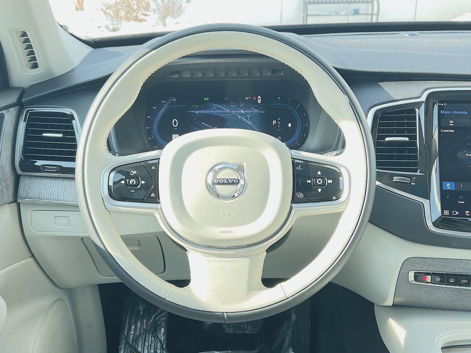 Used 2024 Volvo XC90 B6 Plus w/ Protection Package image 16