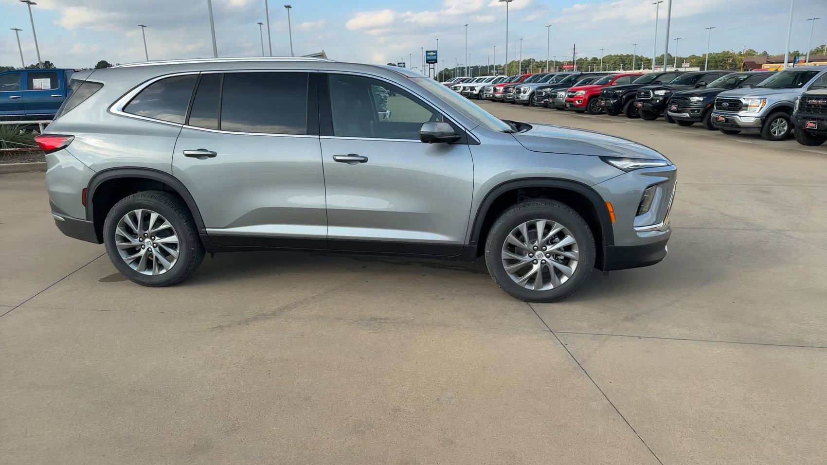 New 2026 Buick Enclave Preferred FWD image 9