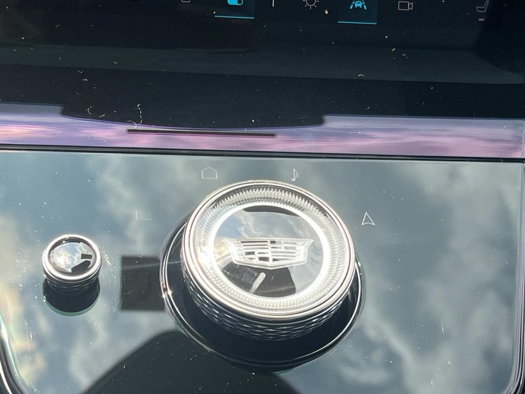 Certified 2025 Cadillac Escalade Premium Luxury w/ Touring Package AWD/4WD image 39