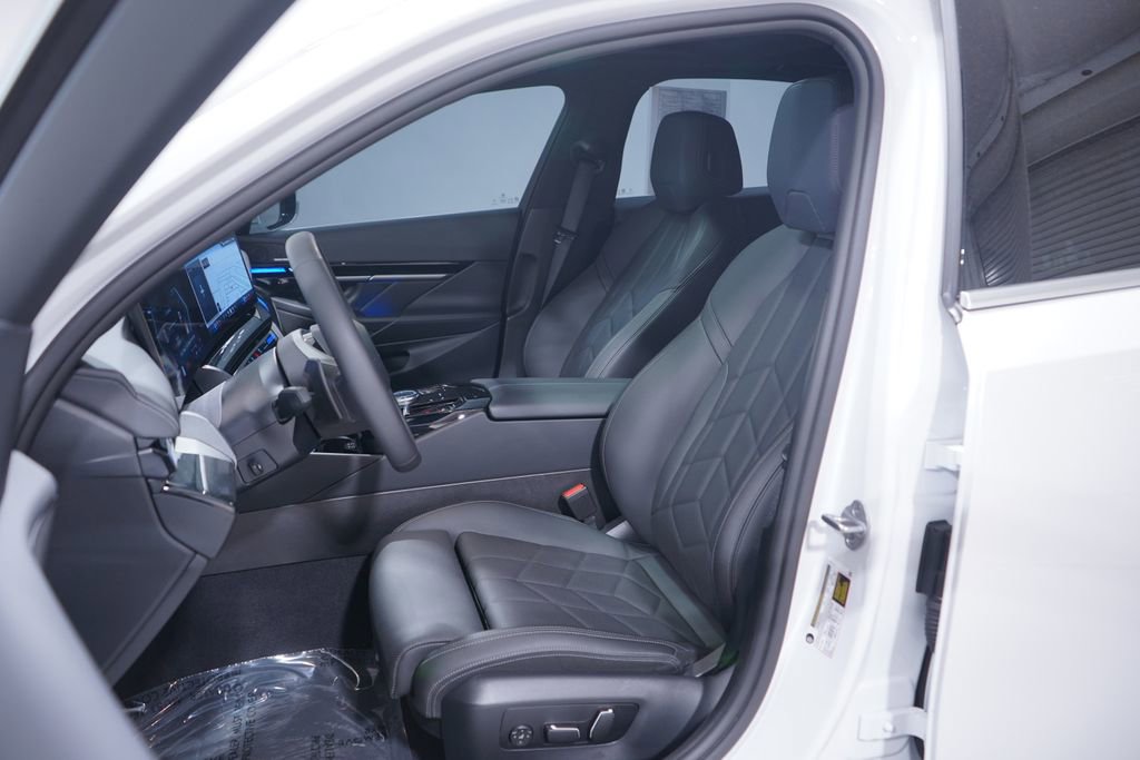 Used 2024 BMW 530i w/ Convenience Package image 7