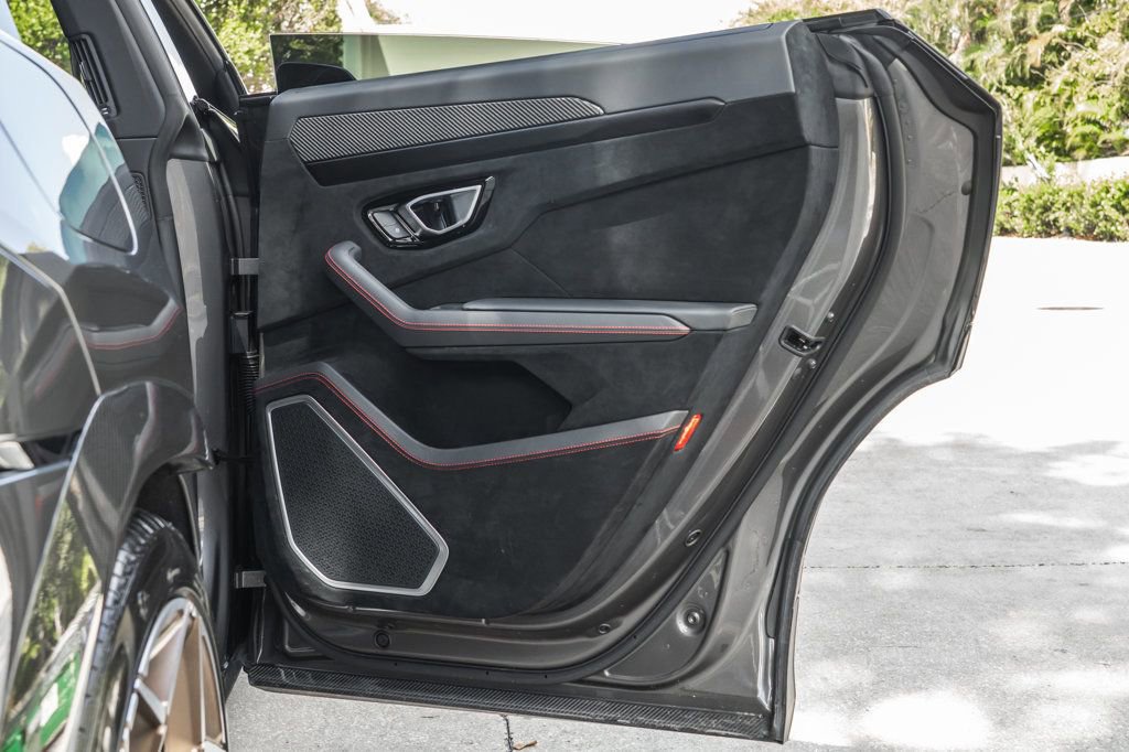 Used 2023 Lamborghini Urus Performante image 31