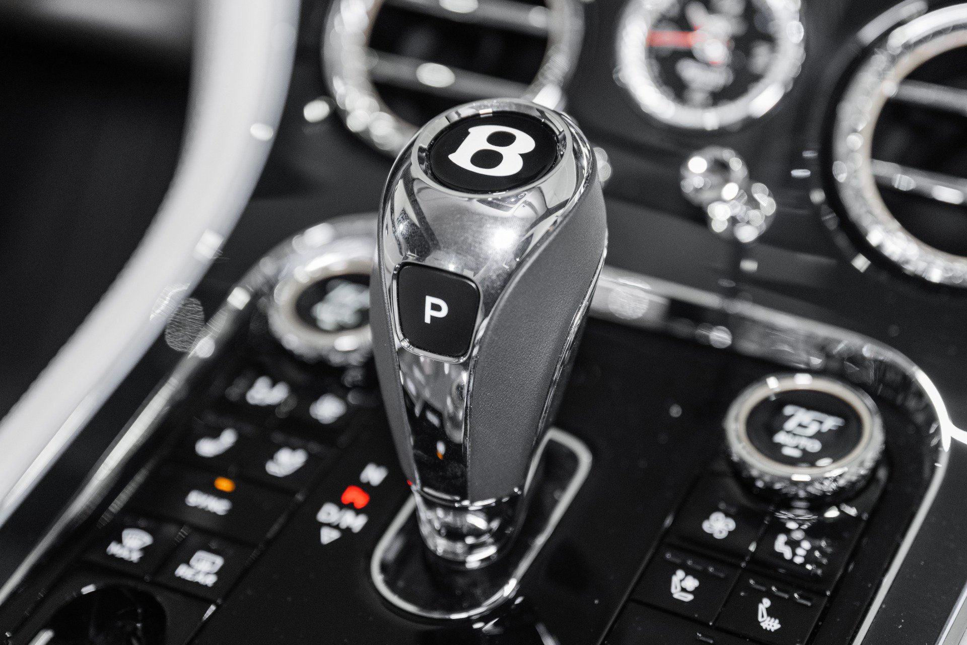 Certified 2023 Bentley Continental GT V8 AWD/4WD image 35