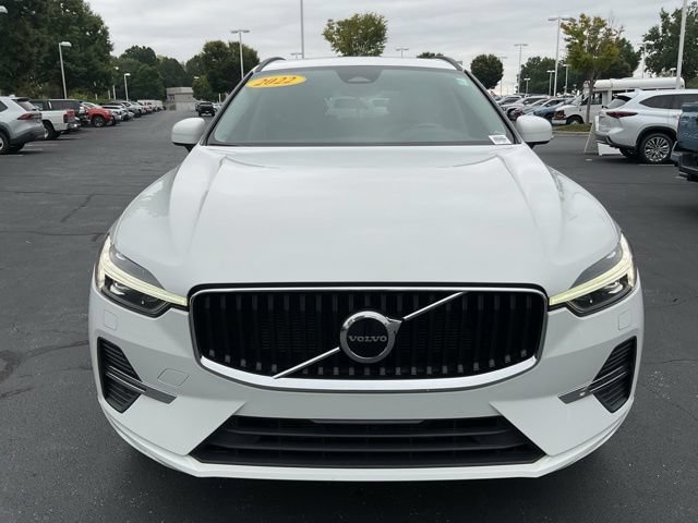 Used 2022 Volvo XC60 B5 Momentum w/ Climate Package FWD image 4