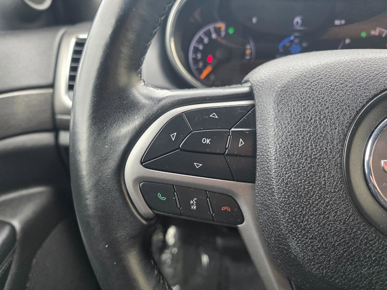 Used 2018 Jeep Grand Cherokee Laredo AWD/4WD image 19