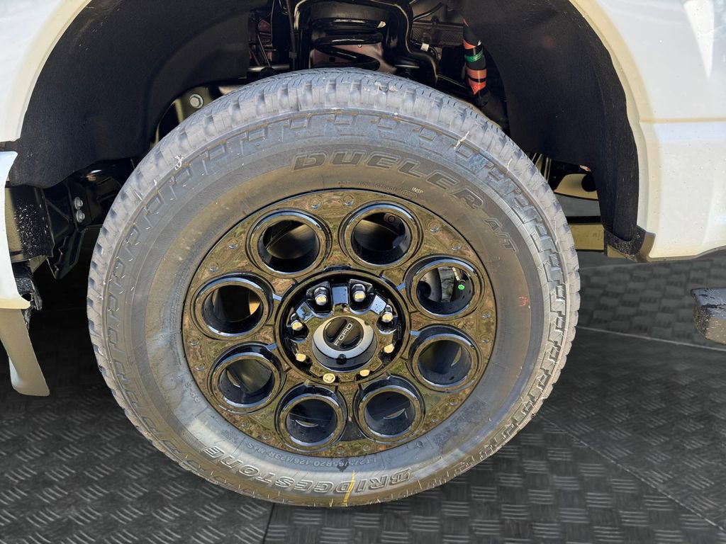 New 2025 Ford F350 Lariat w/ Black Appearance Package image 17