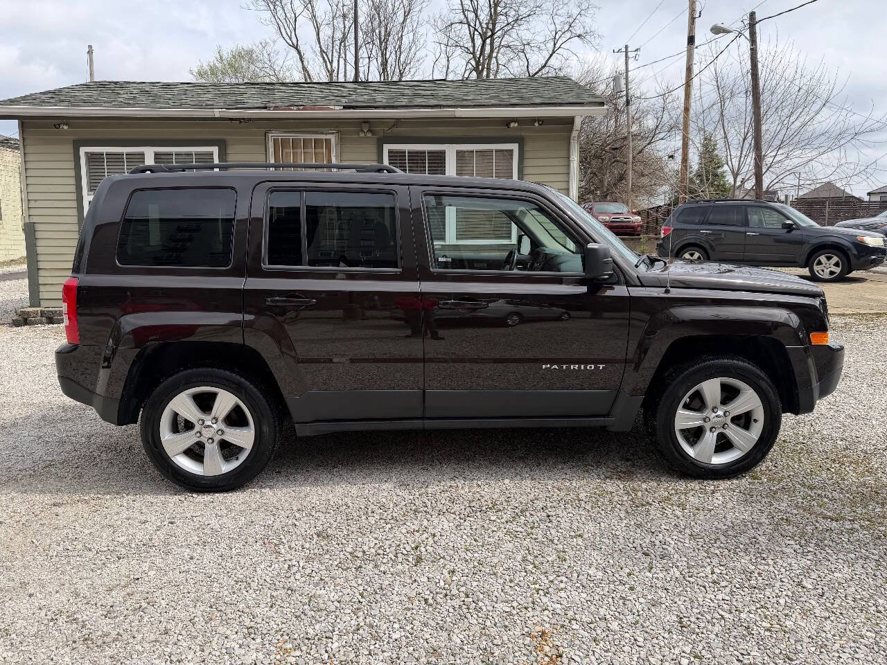 Used 2014 Jeep Patriot Latitude AWD/4WD image 6