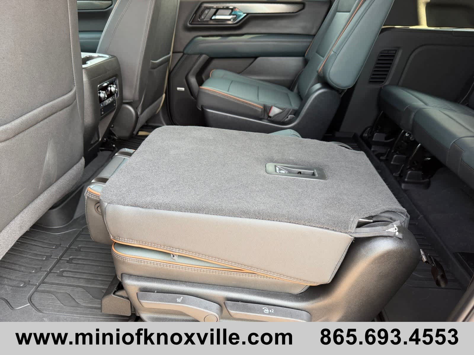 Used 2026 GMC Yukon XL AT4 AWD/4WD image 16